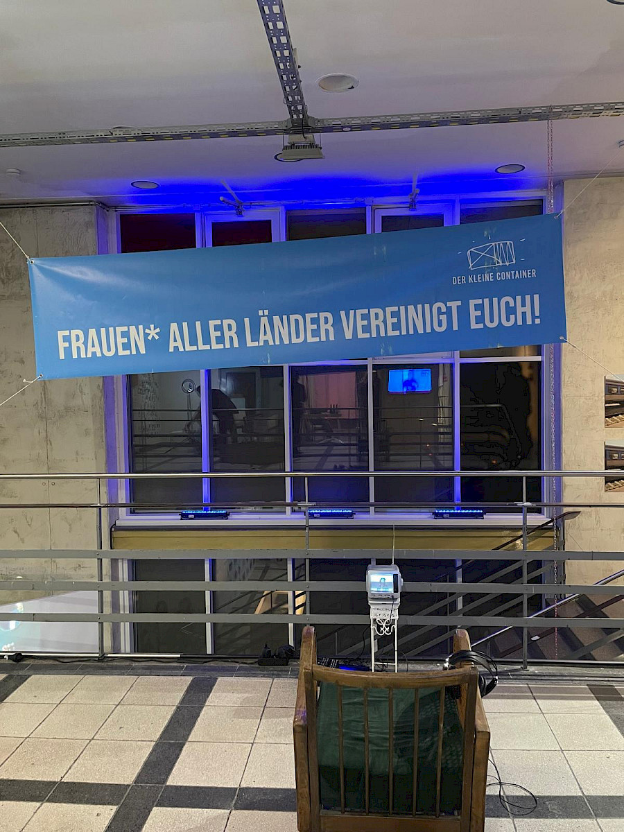 Austellungselemente ohne Container.